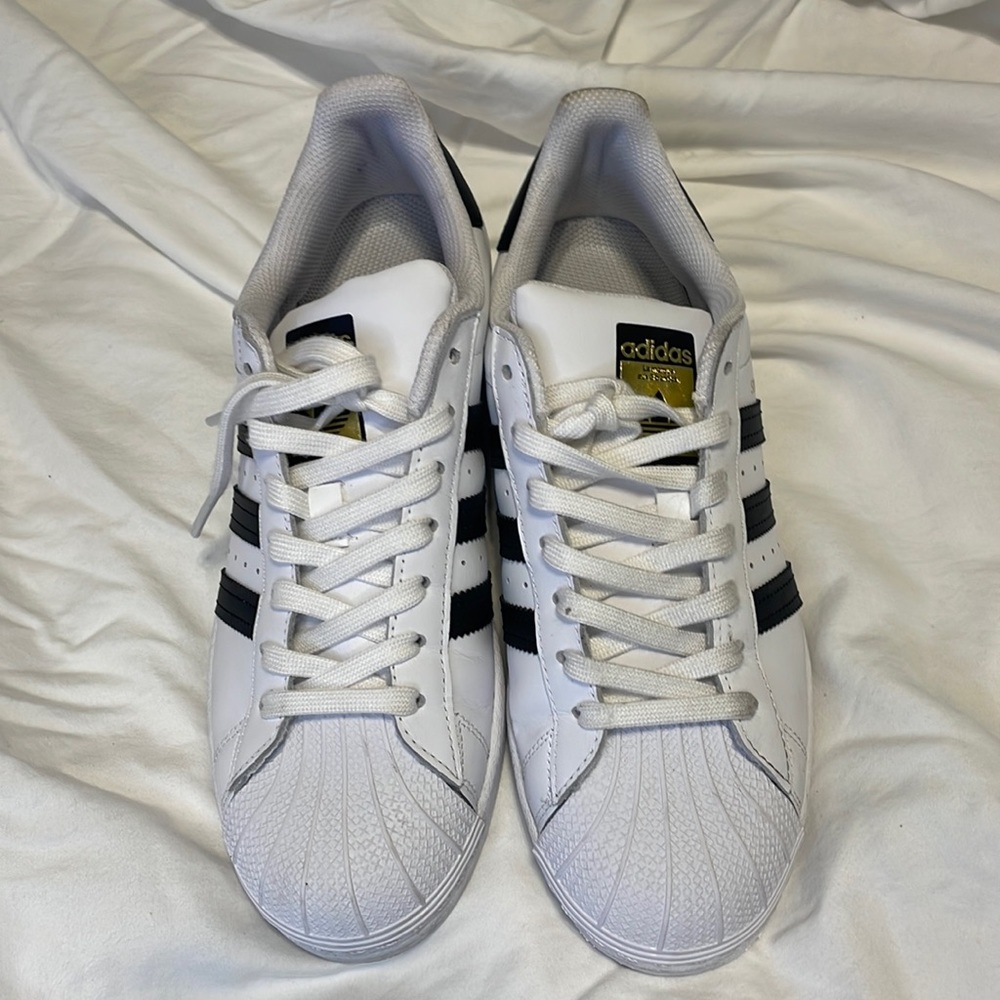 White and black classic adidas size 9